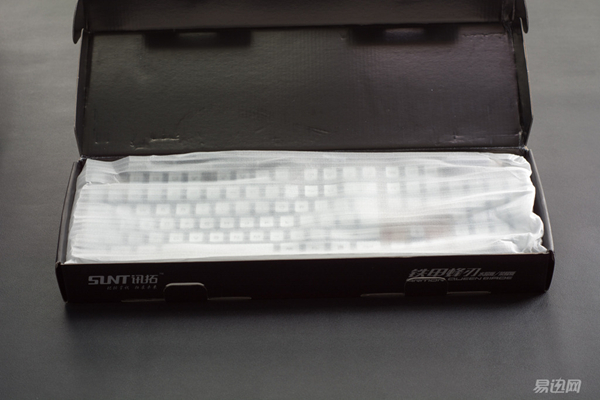 訊拓鐵甲蜂刃七彩背光鍵盤使用體驗評測