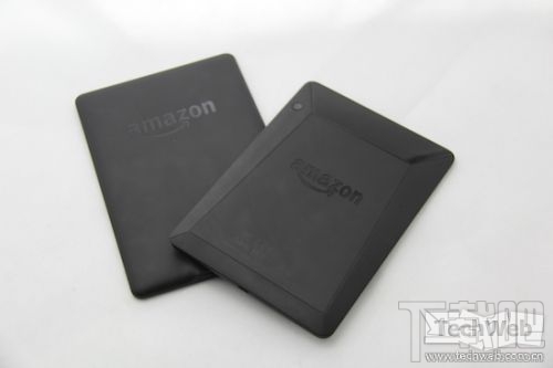 Kindle Paperwhite 2 Kindle Voyage背部