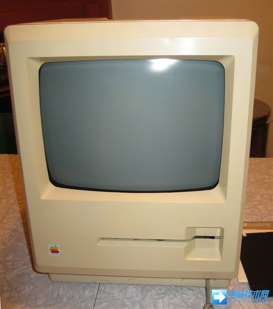 蘋果古董級電腦Macintosh 128k拆機圖