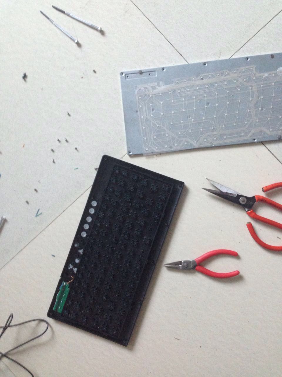 鍵盤線斷了怎麼修理