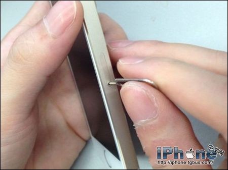 iPhone5s卡槽怎麼打開？ 三聯