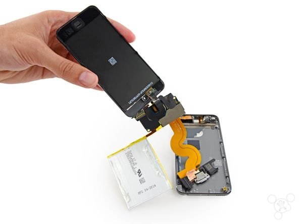 新iPod touch 5拆解 三聯