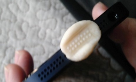 如何清潔iPhone手機縫裡的灰塵 三聯