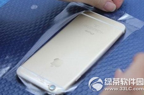 iphone6 plus貼膜教程：蘋果6 plus貼膜方法3則3