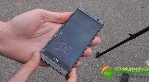 htc one m8暴力測試視頻：htc one m8暴力評測2