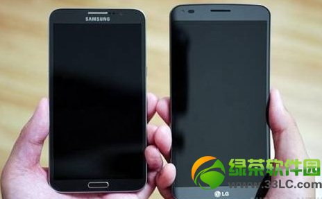 曲面屏幕手機三星galaxy round和LG g flex對比評測視頻2