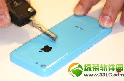 iphone5c掉漆嗎?iPhone 5c塑料外殼防刮測試視頻1
