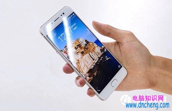 vivo X7和X7 Plus有什麼區別？vivo x7和Plus區別對比