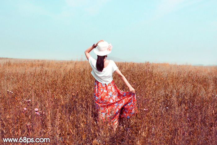 Photoshop給荒草中的美女加上唯美的紅褐秋季色 三聯