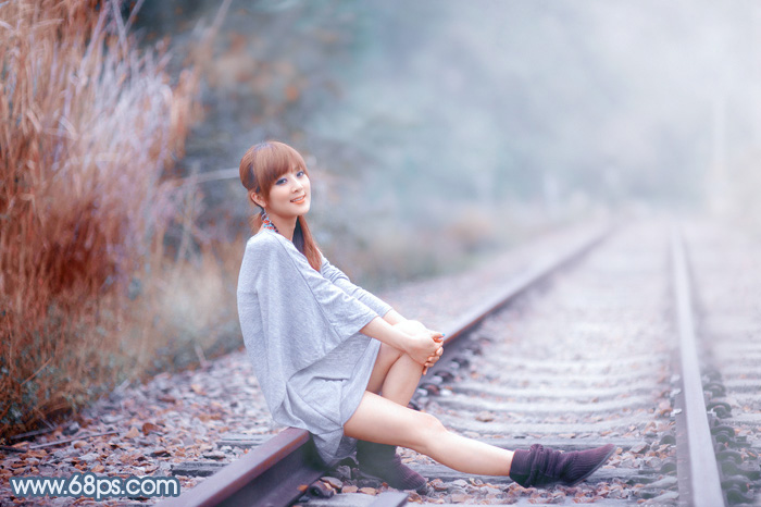 Photoshop給鐵軌上的美女加上夢幻的淡藍色 三聯