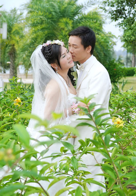 Photoshop給樹林婚片加上柔和的古典黃綠色 三聯教程