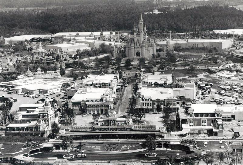 Magic_Kingdom_Construction_(08-1971)