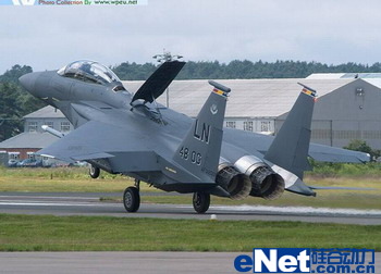 MAYA打造F15戰斗機模型 三聯